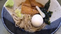 「冷やしきつねそば（４４０円）１４時以降玉子サービス」@文殊 浅草橋店の写真