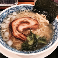 「天然塩ラーメン(並)+まぶし飯  850円」@新宿めんや 風花 本店の写真