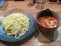 「つけめん（中盛３３０ｇ）＋辛味ＭＡＸ　７６０円」@つけ麺屋 やすべえ 池袋店の写真