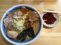 「塩ラーメン並＋小チャーシュー＋辛味＋味玉おまけ」@自家製中華そば としおかの写真