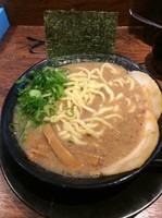 「超老とんこつ 極太暴れ麺」@博多とんこつ 天神旗の写真