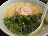 「まる玉らーめん」@らーめん まる玉 新橋店の写真