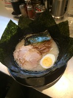 「嵐げんこつラーメン塩＋海苔」@らあめん花月嵐 南流山駅前店の写真