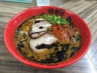 「トマト味噌らーめん+半餃子一口ライスセット」@味噌屋八郎商店 新宿店の写真