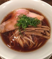 「醤油拉麺 750円」@創作麺工房 鳴龍の写真