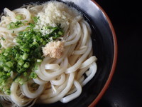 「中華麺1玉、うどん1玉(300円)」@松下製麺所の写真