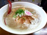 「濃厚煮干中華そば（830円）+大盛（100円）」@月と鼈の写真