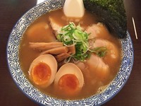 「味玉肉増し中華(950円)」@あらやと麦六の写真