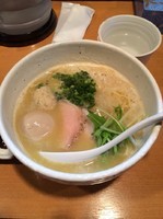 「鶏SOBA塩＋味玉」@らーめん 銀杏 亀有店の写真