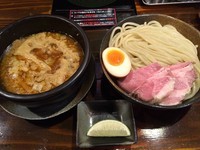 「つけめん（830円）＋低温レアチャーシュー（120円）」@中華そば ことぶきやの写真