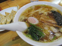 「ワンタン麺+餃子　「500円+250円」」@ゆたかや食堂の写真