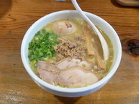 「白鶏らーめん　大盛　７８０円+My箸サービス味玉」@鶏の穴の写真