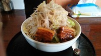 「スペシャル黒+野菜増し+サービス大盛」@自然洞 麺舗の写真