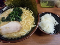 「〖特別価格〗醤油ラーメン500円+サービスライス」@横濱家系ラーメン 馬場壱家 風の陣の写真