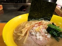 「塩煮干らーめん」@らーめん 惠本将裕の写真