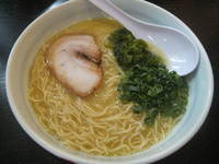 「まる玉らーめん680円＆替玉100円」@らーめん まる玉 両国店の写真