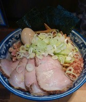 「油そば780円＋全部のせ420円　ネギ多め」@兎に角 松戸店の写真