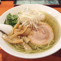 「しお　味玉グリーン麺」@麺屋 六感堂 Rock'anDoの写真