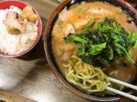 「ほうれん草ラーメン（アブラ少な目）　880円」@神田ラーメン わいず 神田本店の写真