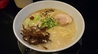 「白とんこつ麺・・670円」@麺や 六助の写真