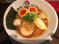 「味玉鶏の醤油らーめん（880円）」@鶏喰～TRICK～の写真