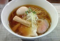 「味玉入り鶏そば」@らぁ麺 やまぐちの写真