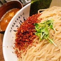 「粗挽き鰹ふりかけの辛つけめん」@江戸前煮干し中華そば きみはん 総本店の写真