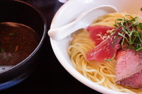 「牛と初鰹の限定しおつけめん（５月の１日限定）＋中盛」@麺処 夏海の写真