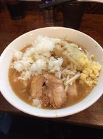 「普通盛り ニンニク 油 カラメ 玉ねぎ50円」@麺屋 鳳の写真