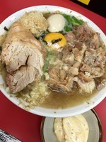 「まぜそば（平日限定の先割り）￥780＋ほぐし豚￥50」@ラーメン一心の写真