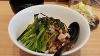 「油そば＋野菜」@つけ麺らーめん 春樹 イオンモール東久留米店の写真