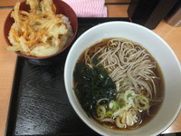 「ミニかき揚げ丼とお蕎麦のセット500円」@高幡そば 高幡不動店の写真
