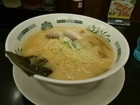 「とんこつラーメン　大盛」@日高屋 駒込東口店の写真