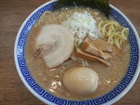 「醤油ラーメン+味玉」@山勝角ふじ無双 南流山店の写真