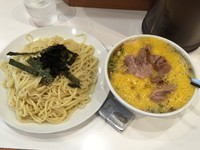 「チャーざるハーフ（大盛）＋納豆＋生卵」@らぁめん ほりうち 新橋店の写真