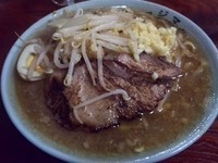 「ラーメン（麺少なめ・炙り・にんにく）」@ラーメン富士丸 明治通り都電梶原店の写真