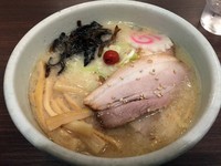 「しおらーめん（８７０円）」@らーめん 山頭火 越谷イオンレイクタウン店の写真