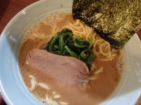 「らーめん(硬め)(780円)小ライス(100円)」@横浜家系 侍の写真