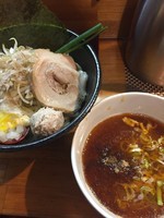 「醤油炊き辛味しろぼしつけ麺」@つけ麺 しろぼしの写真