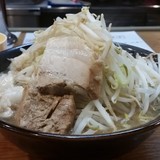小ラーメン　ヤサイチョイ増しの半分、カラメ、アブラ