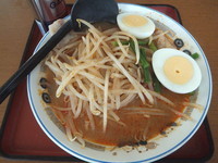 「ピリ辛味噌らーめん520円＆ゆで卵60円」@山田うどん 八千代島田台店の写真