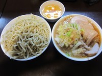 「豚入り大つけ麺（１０５０円）＋生卵×５」@豚星。の写真
