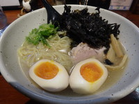 「塩岩のり煮玉子らーめん　900円」@信楽茶屋 横浜鶴見本店の写真