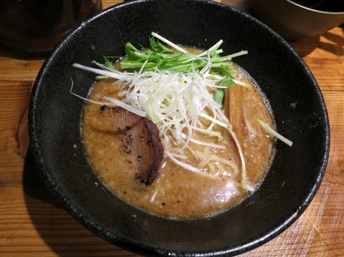 豚骨魚介らぁめん