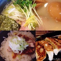 「鶏そば＋蛍ごはん＋餃子」@中華そば 螢の写真