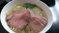 「贅沢焼牛塩らぁ麺」@牛骨らぁ麺 マタドール 本店の写真