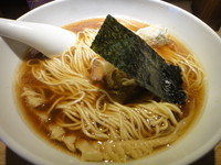 「しょうゆらーめん・大盛り」@中華蕎麦 あお木の写真