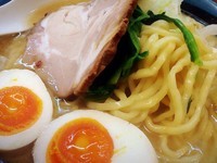 「ラーメン(700円)」@無邪気 自由が丘南口店の写真