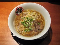 「燎原醤油ラーメンシンプル（三河屋製麺150g）850円」@麺酒場 燎原の写真