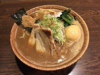 「豚骨魚介らーめん ¥850」@北青山の写真